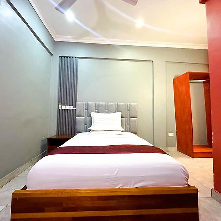 Triple Hill Hotel Weija Экстерьер фото