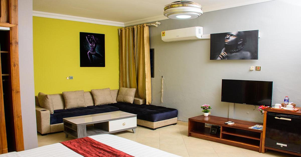 Triple Hill Hotel Weija Экстерьер фото
